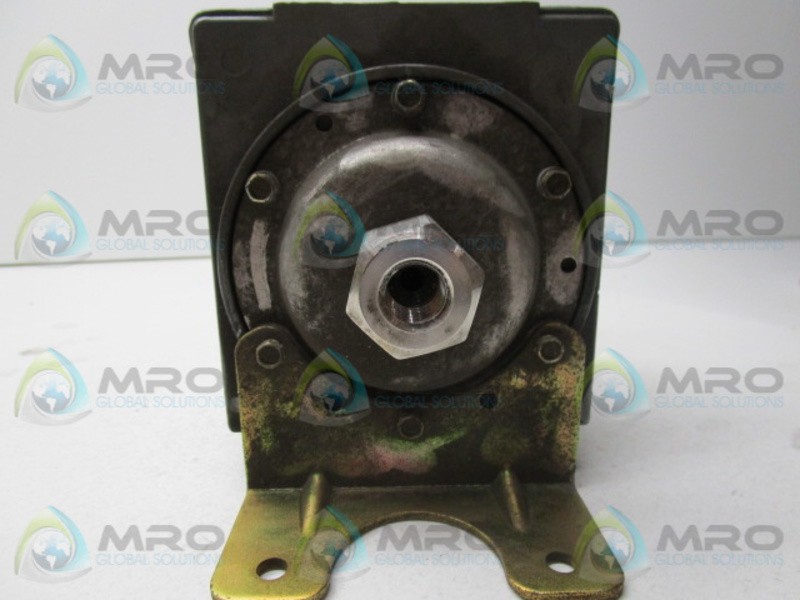 UNITED ELECTRIC CONTROLS TYPE J302 PRESSURE CONTROLLER UNMP