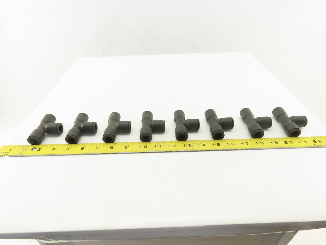 Legris Nylon Union Tee Fitting Push to Connect 1/2″ X 1/2″ X 1/2″ lot of 8