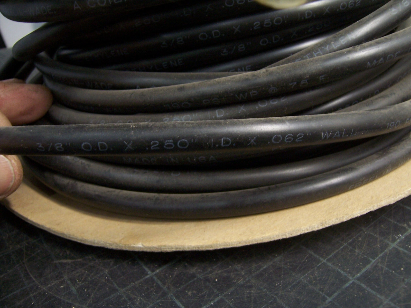 FREELIN-WADE 1/4″ O.D. X .250 WALL POLYETHYLENE 190 PSI TUBING 50′ ROLL