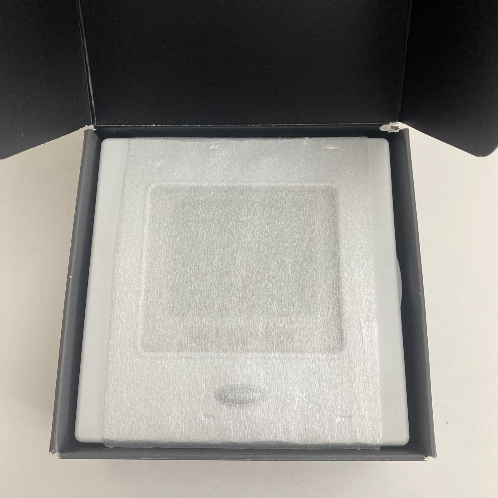 Carrier TC-PAC01-A Comfort Programmable Touch-N-Go Thermostat