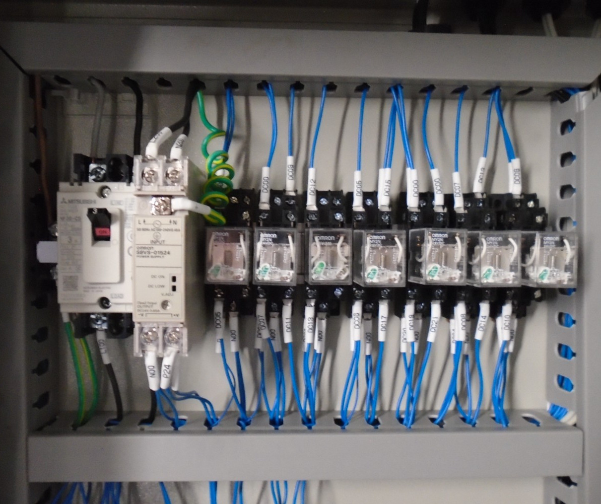 Industrial Control Box w/ Pneumatic Cylinders | CSA2-FA-63B-250 | CMK2-LB-20-340