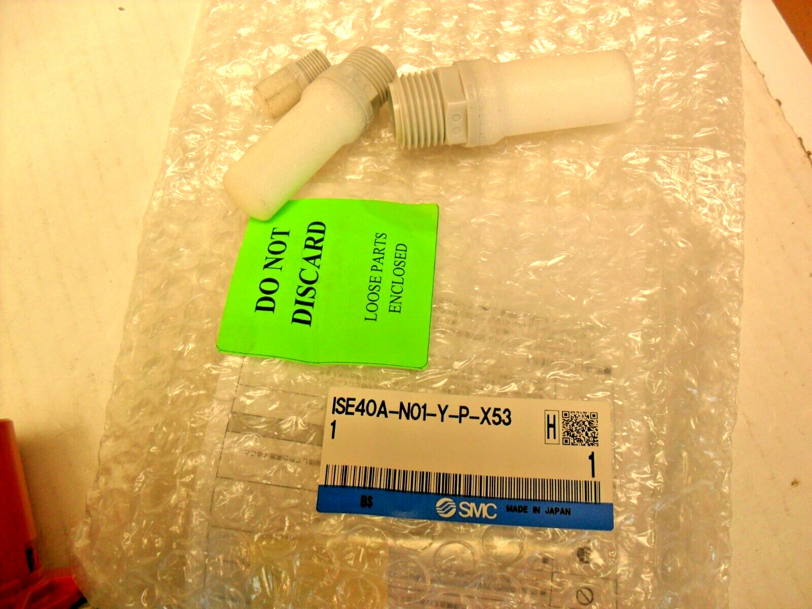 SMC Air Supply, AW40-N04C-Z-A, x2 OMRON D4N-9B31,VHS40-N04B-Z, Brackets, & More,