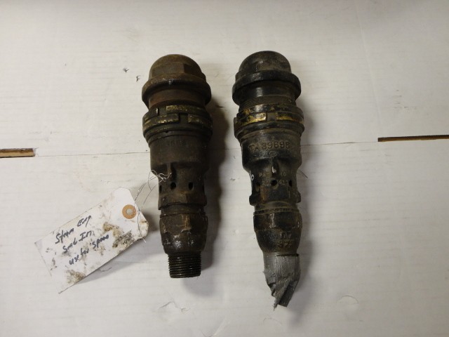 Old Locomotive Steam Engine Part 2pcs