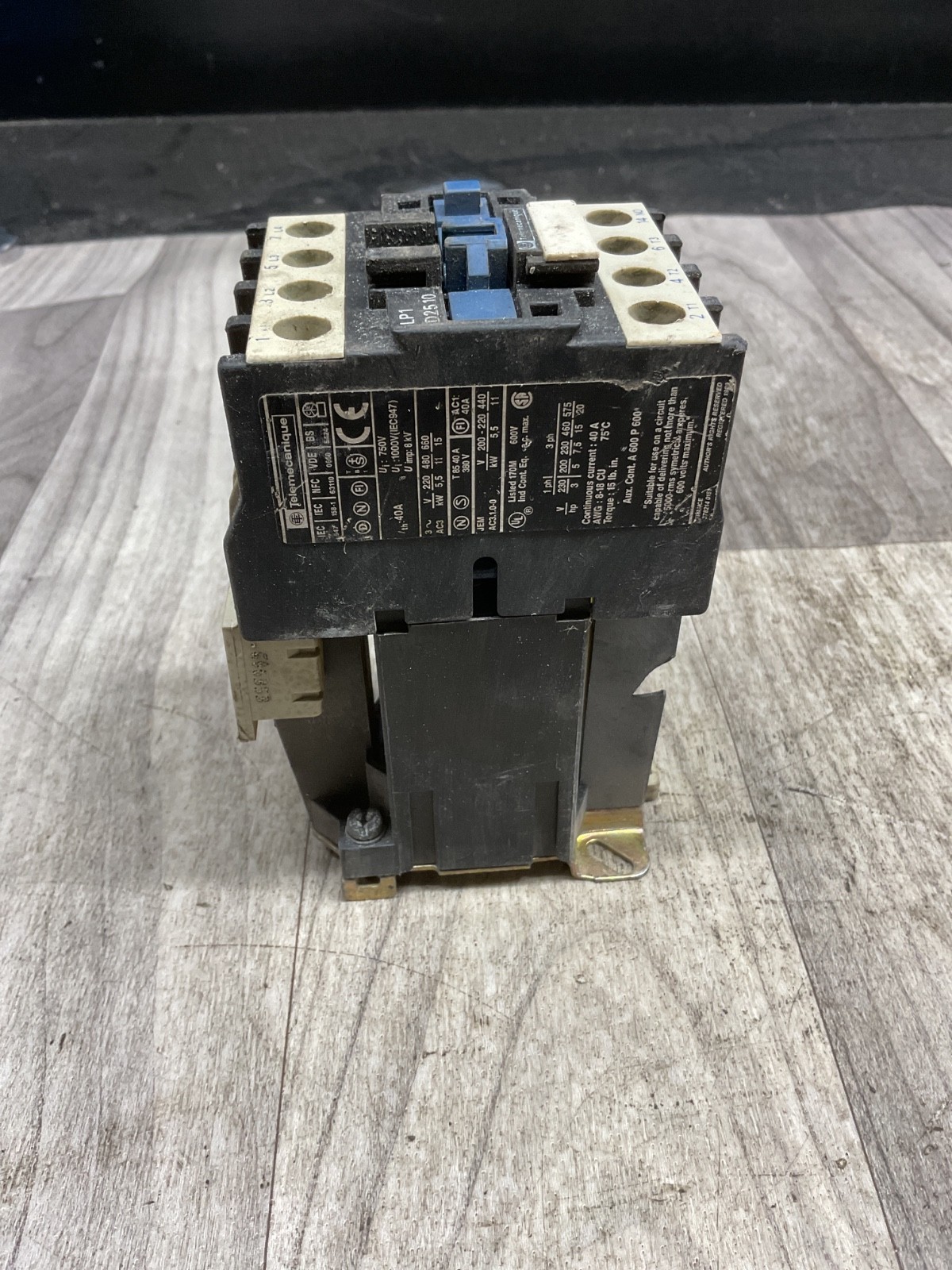 Telemecanique LP1 D25 10 DC Contactor *FREE SHIPPING* #4003G47PR7