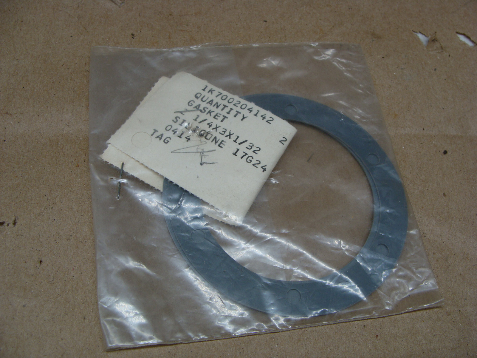 PKG OF 2 FISHER GASKETS SILICONE 1/4 X 3 X 1/32 1K700204142