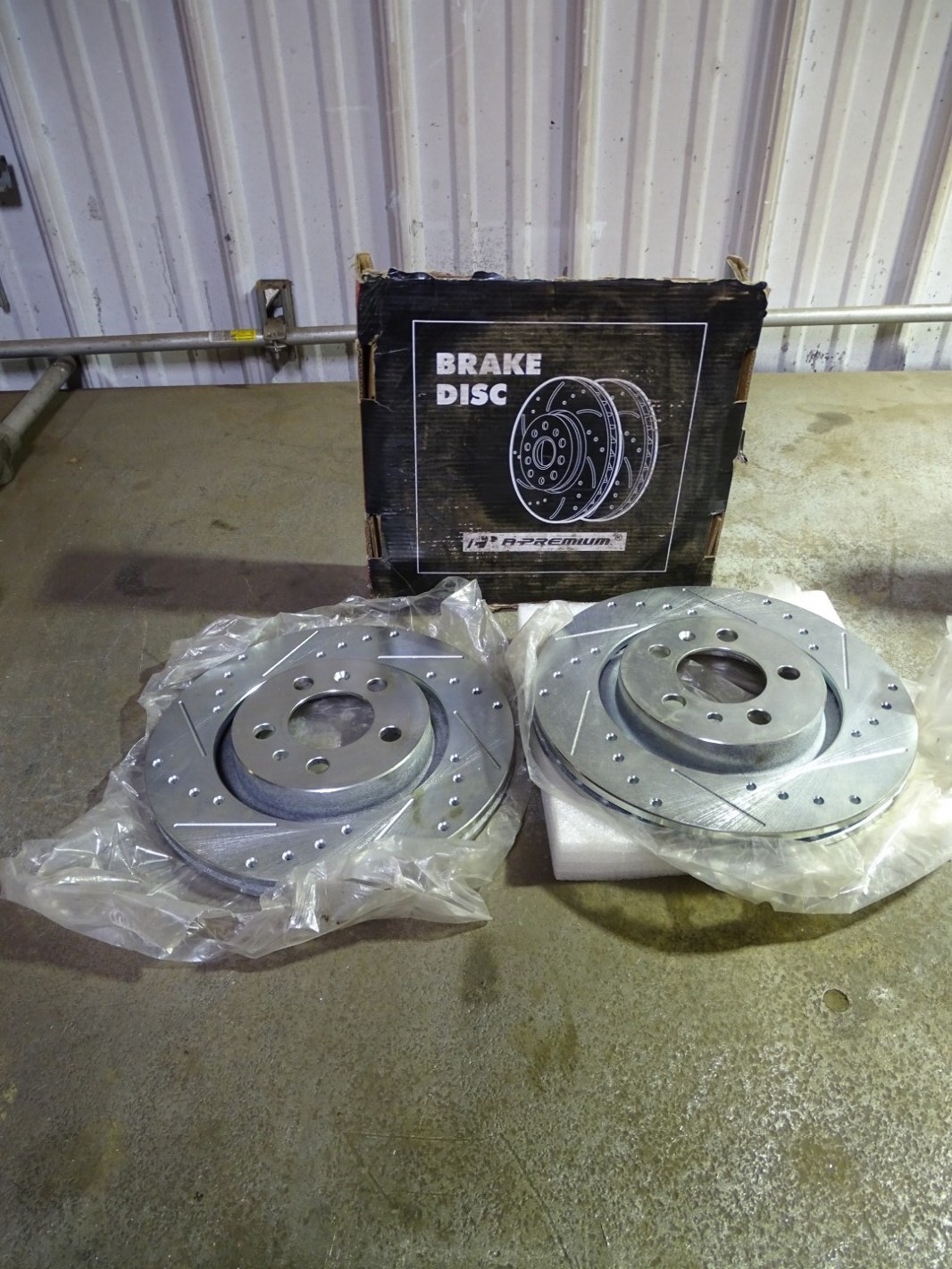 A-PREMIUM 98-06 VW Beetle, Drilled & Slotted Disc Brake Rotors , EBR615XPR
