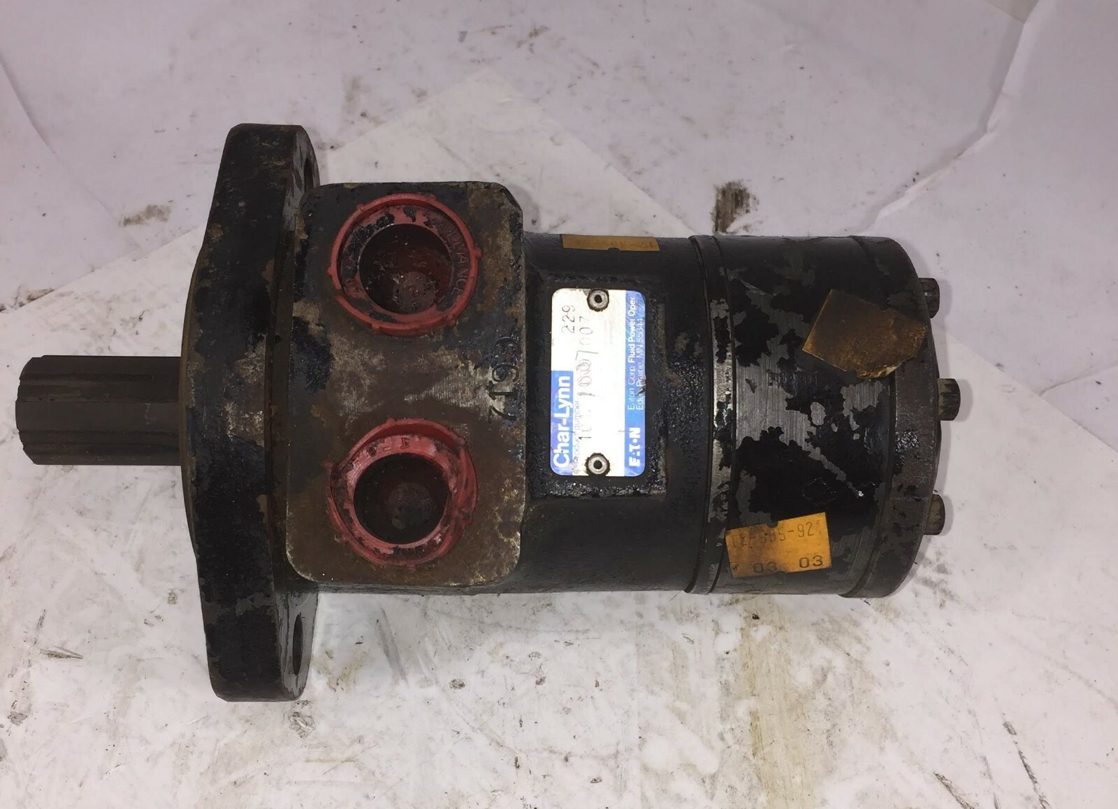 1 NEW CHAR-LYNN 101-1180-007 HYDRAULIC MOTOR NNB ***MAKE OFFER***