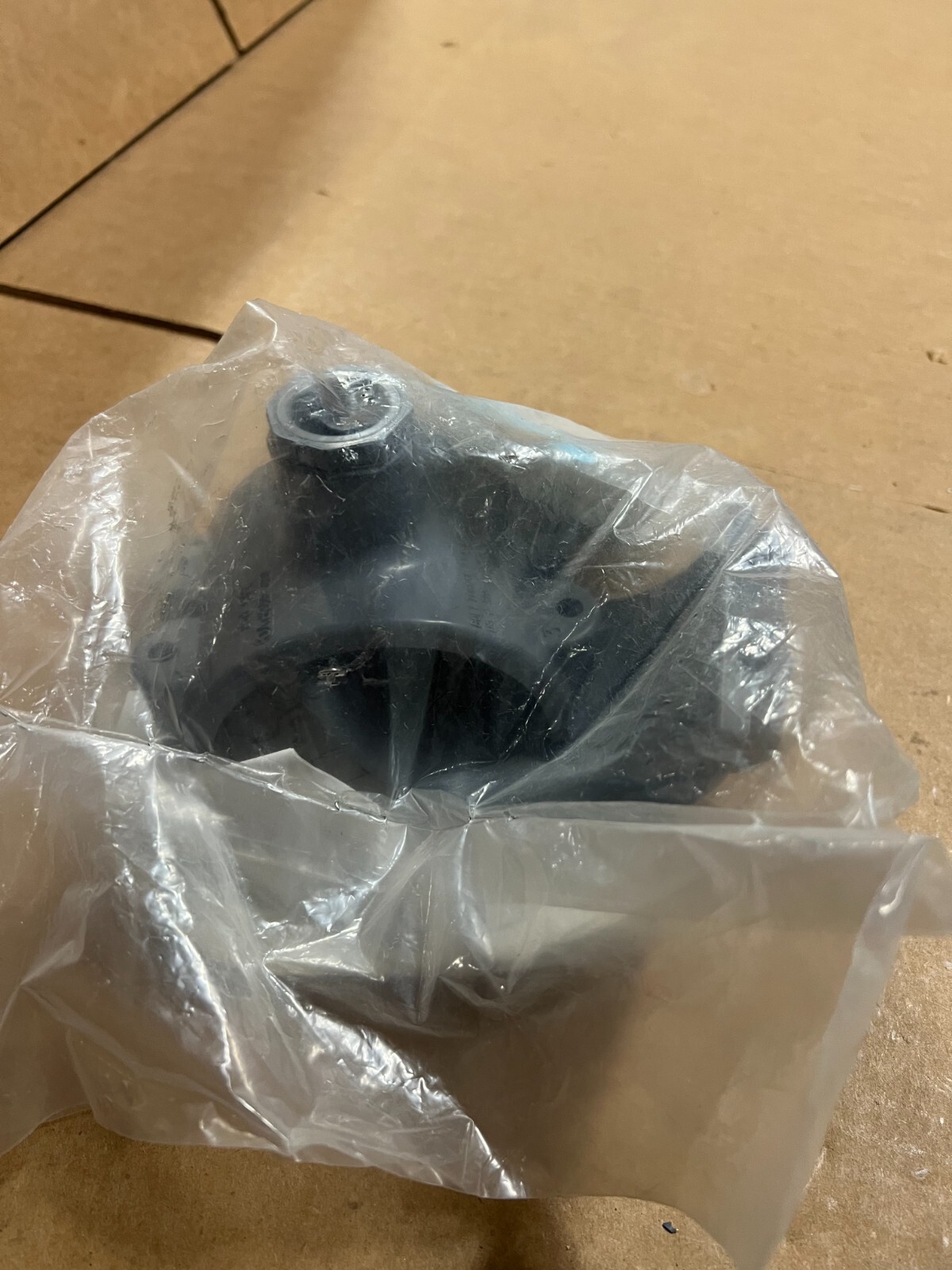 SPEARS 866-333C CLAMP SADDLE SOC With Hardware 3″ X 1/2″ CPVC New NIB