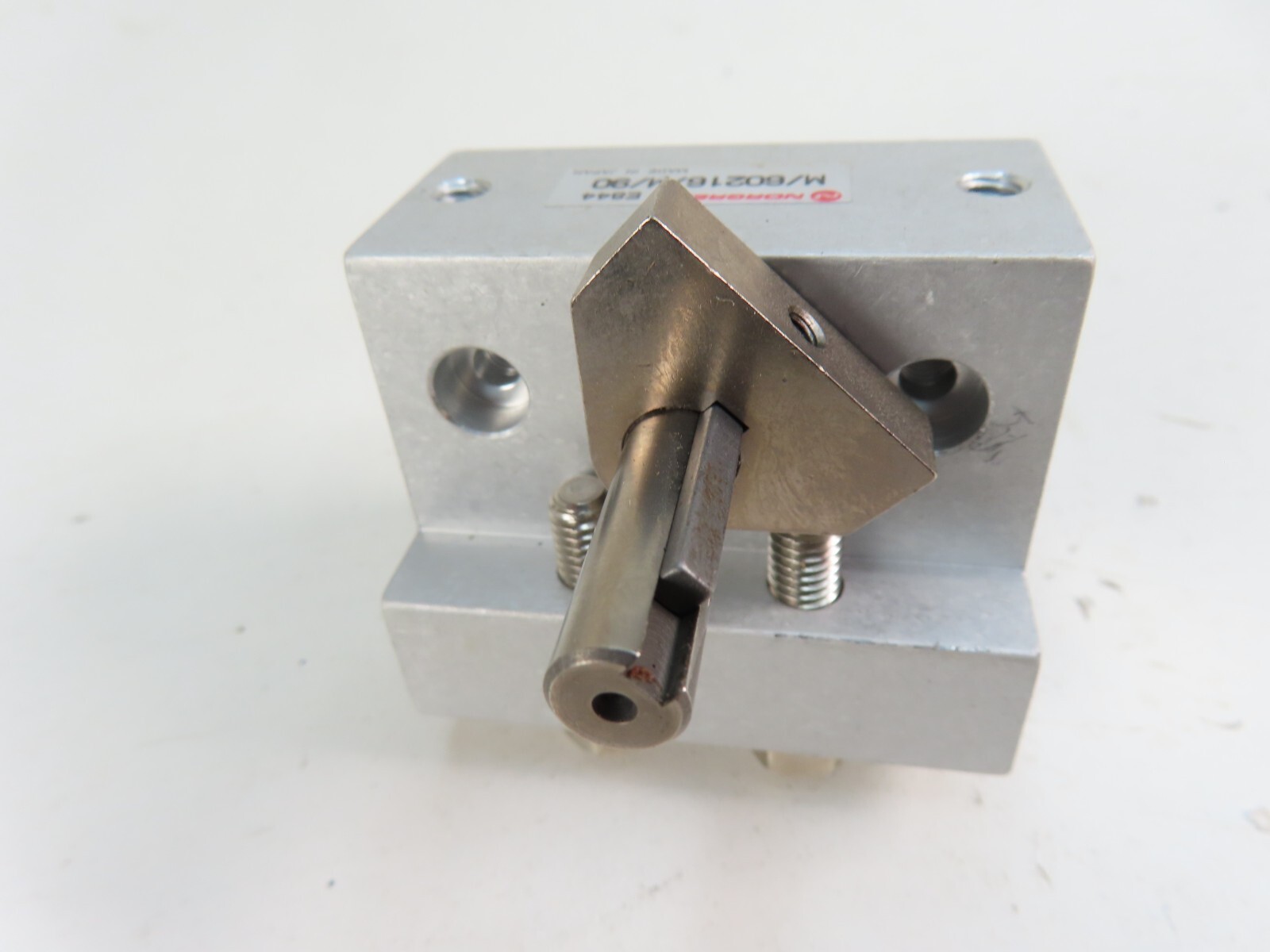 Norgren M/60216/M/90 20mm Mini Rotary Actuator NEW NO BOX