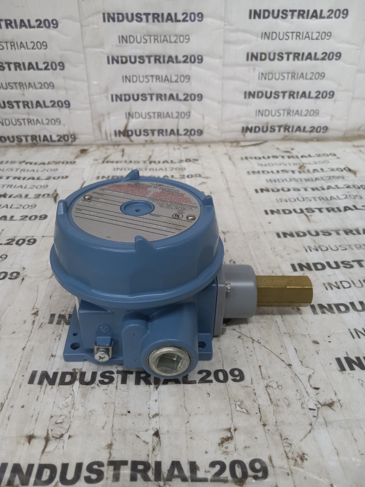UE J120X-5355 PRESSURE CONTROL RANGE 2TO20PSI