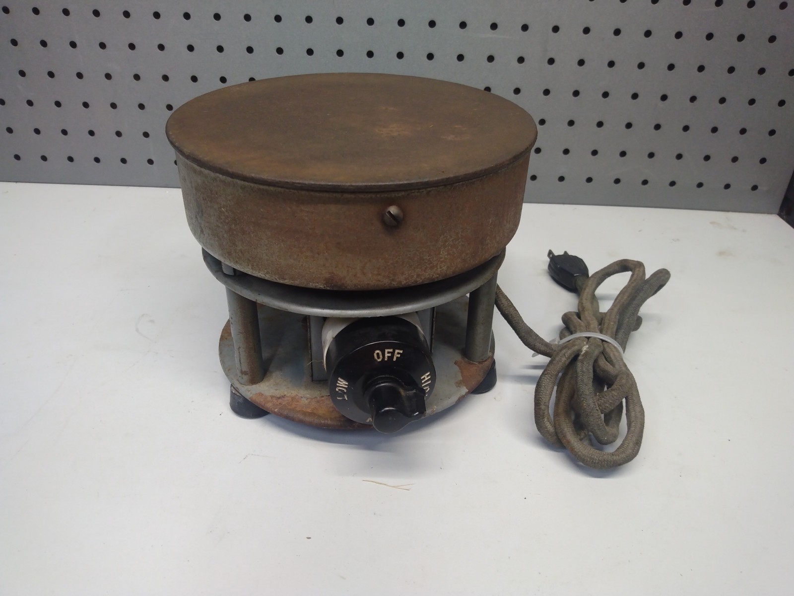 Vtg Edwin L. Wiegand Electric Iron Hot Plate 120V