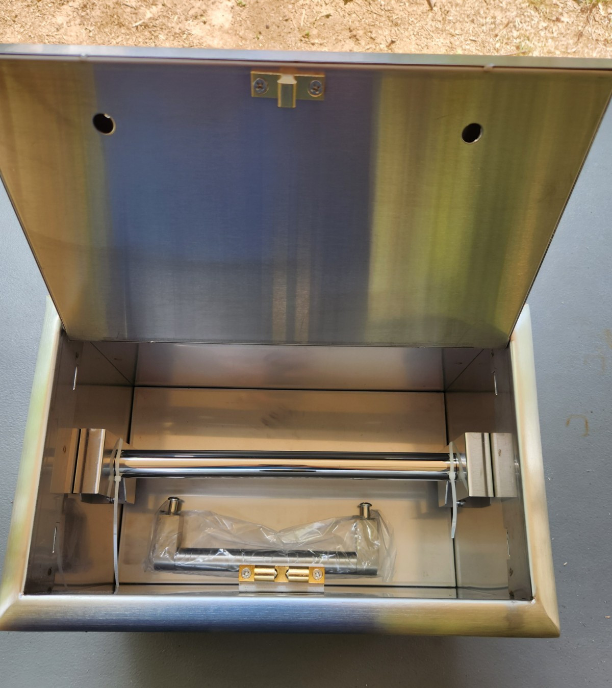 Coyote 15″ Paper Towel Holder – C3-PTH