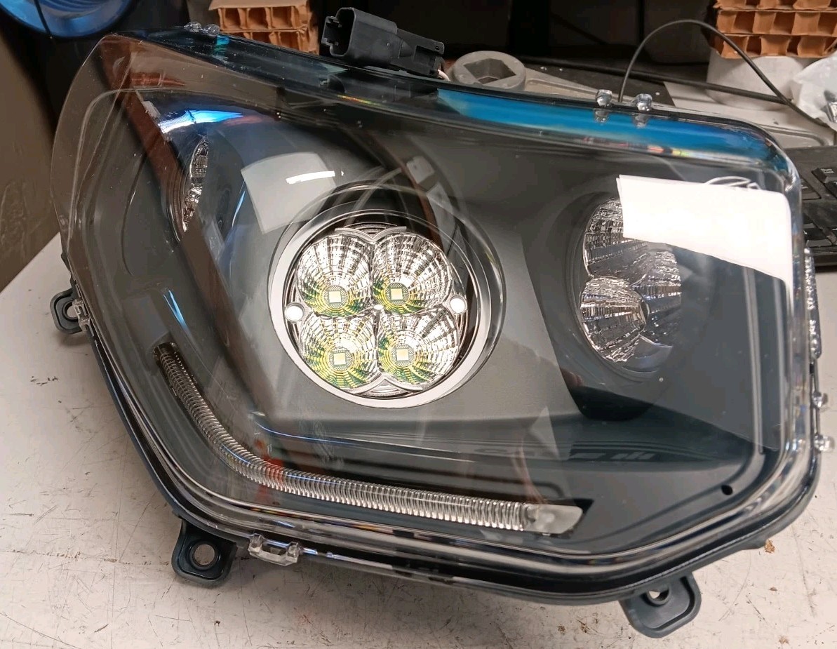 Hella Headlamp Assembly 1GJ 996. 130-12 CNH 47576033