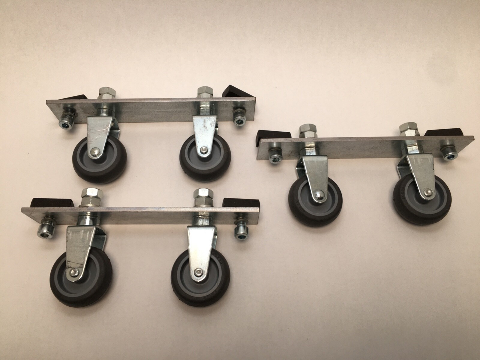 Mount Roller Assembly (100x168mm Mounting Center To Center) (40x200mm Bracket)