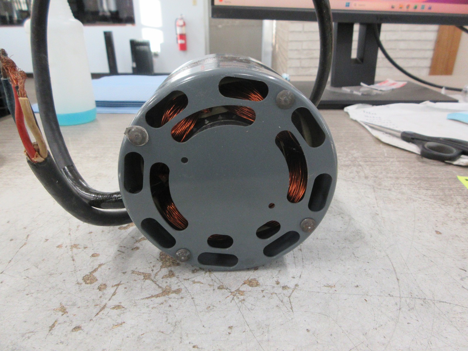 Dayton Motor 4M222 1/11HP 1500RPM(3spd) 115V 3.4A 60Hz Used