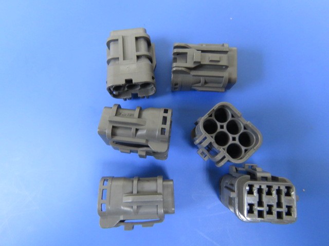 Yaz 7123-7464-40 Qty of 30 per Lot Yazaki 7123-7464-40