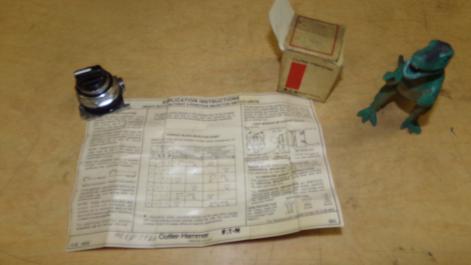 NEW Selector Switch 3 pos SPR Nema 4-13 10250 T1352 *FREE SHIPPING*