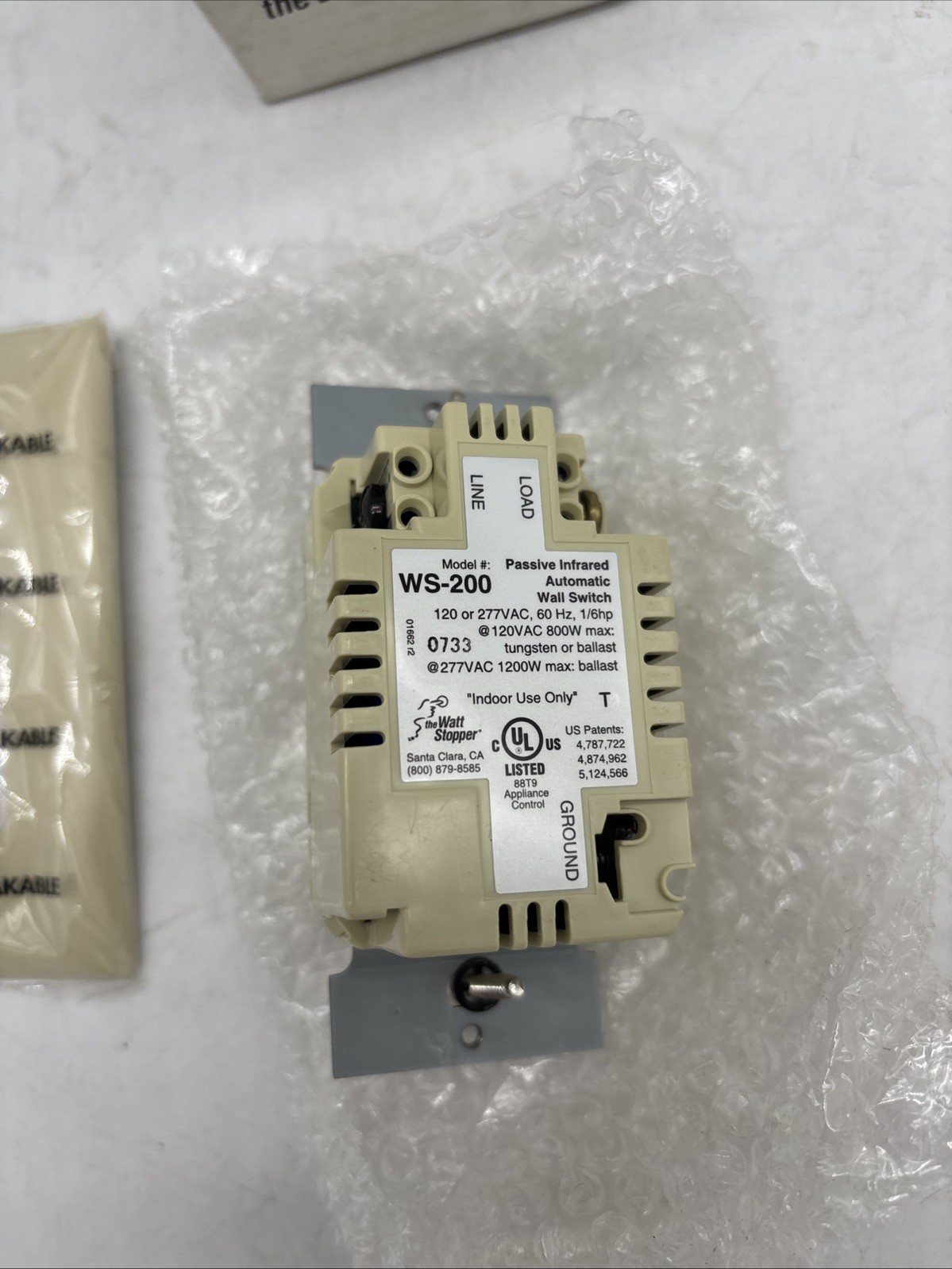 Watt Stopper WS-200-1 Automated Wall Switch 120-277 VAC 60 Hz Ivory New Open Box