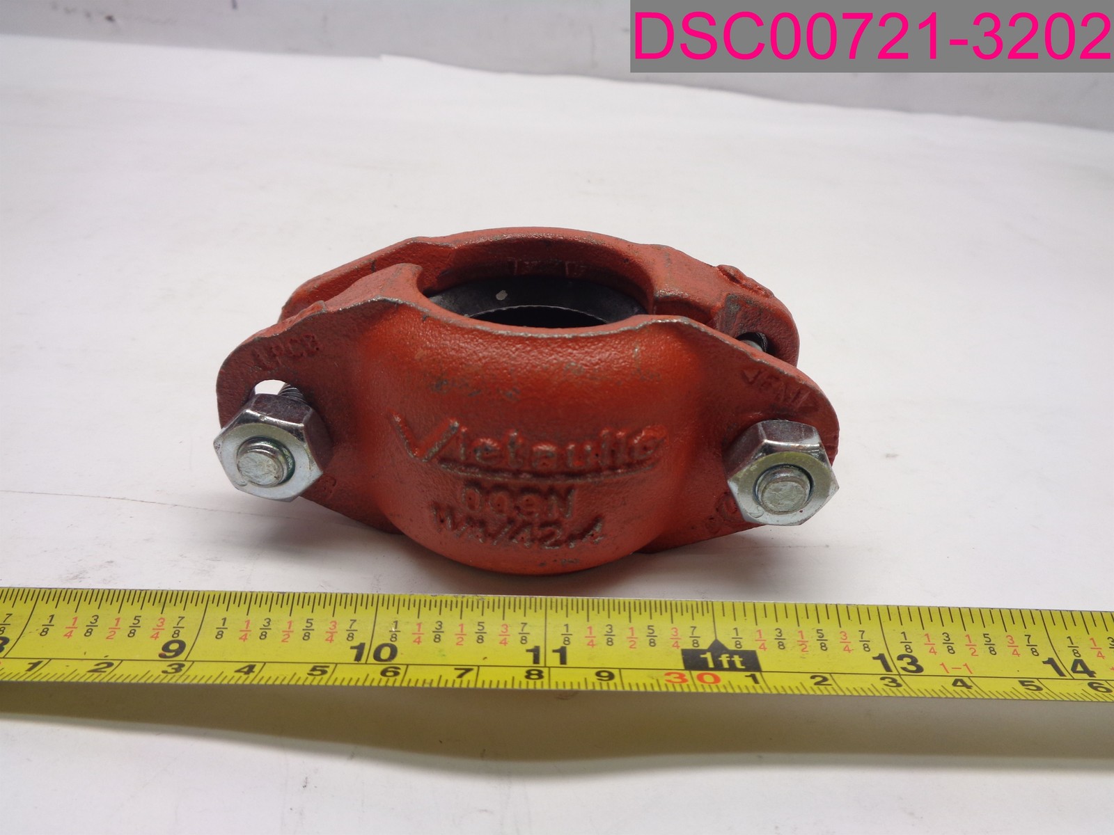 QTY=4; Victaulic 009N. 1-1/4″ / 42.4MM Firelock Rigid Coupling Pipe Fitting Red