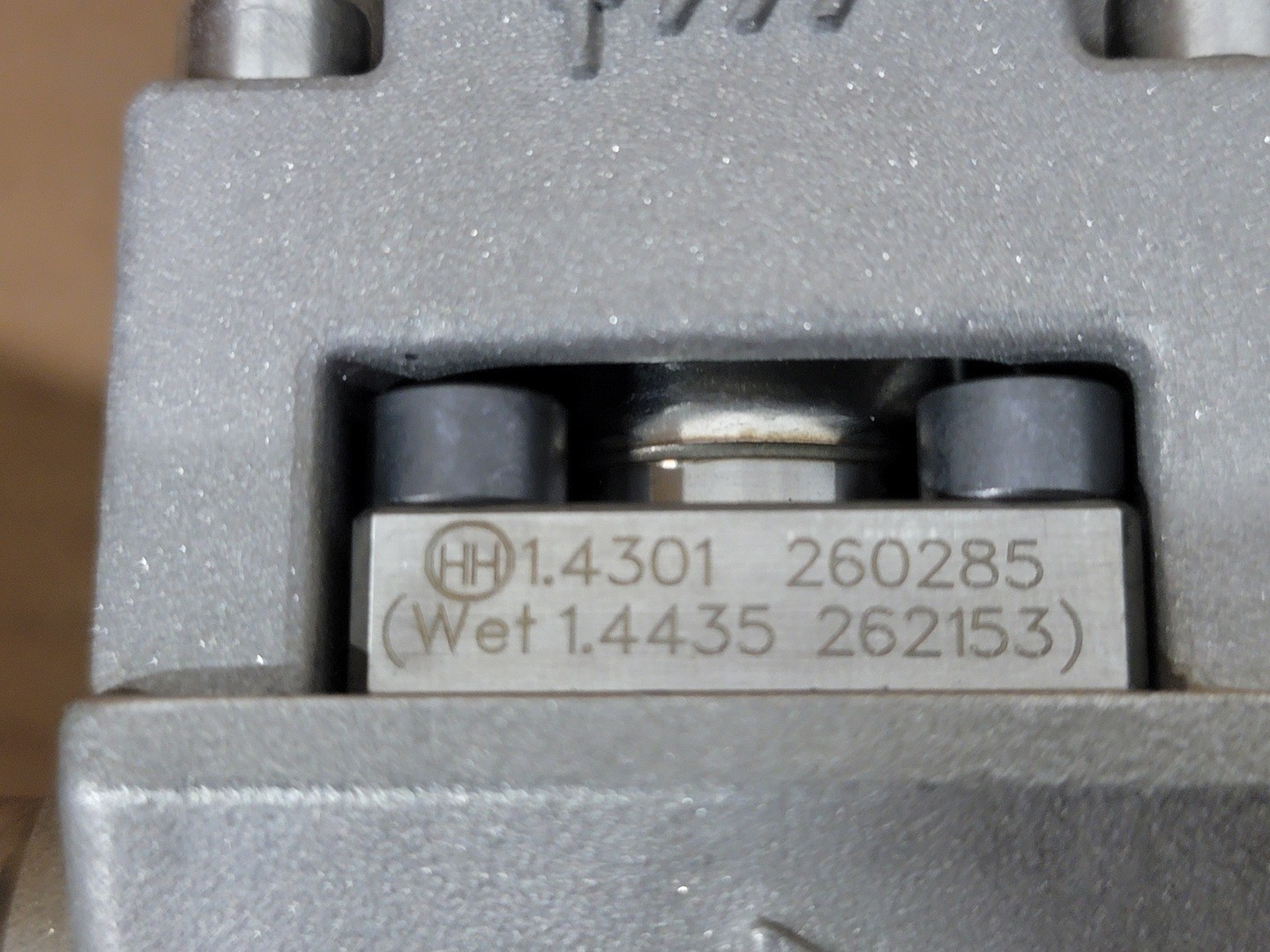 SURPLUS NEW ENDRESS+HAUSER 72FRF 72FRF-SL1DA5NFB4AW Vortex Flowmeter, E+H