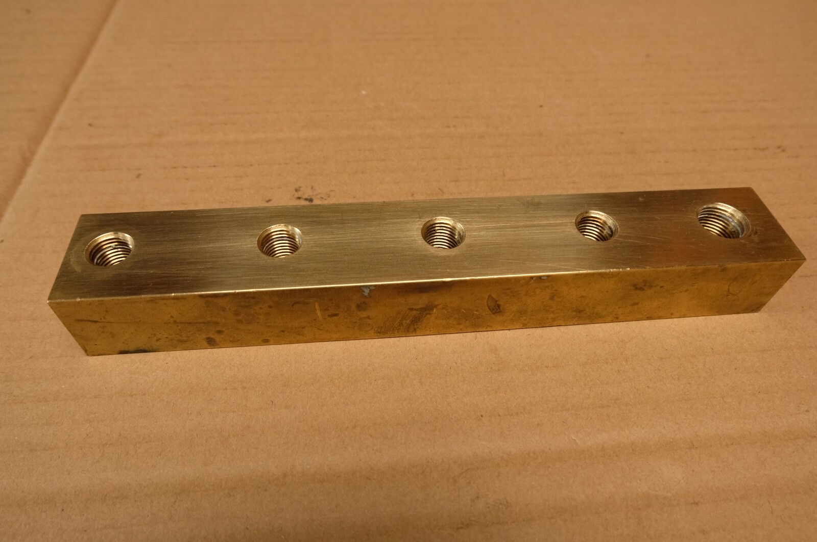 Applied Materials AMAT 0020-10157 Brass Hydraulic/Water Manifold 3/8″ by 1/4″x4