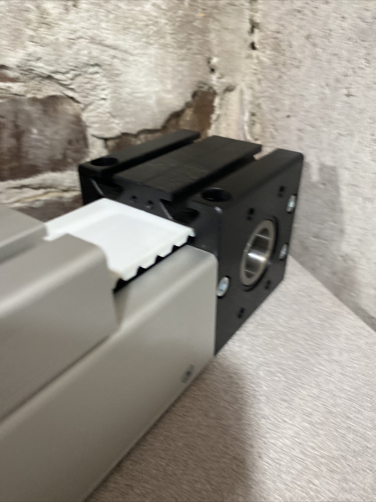 IAW DWG 163K432H01 Actuator 43.5” w/ 3×15.5” Carrier And Included 2” Wide Belt