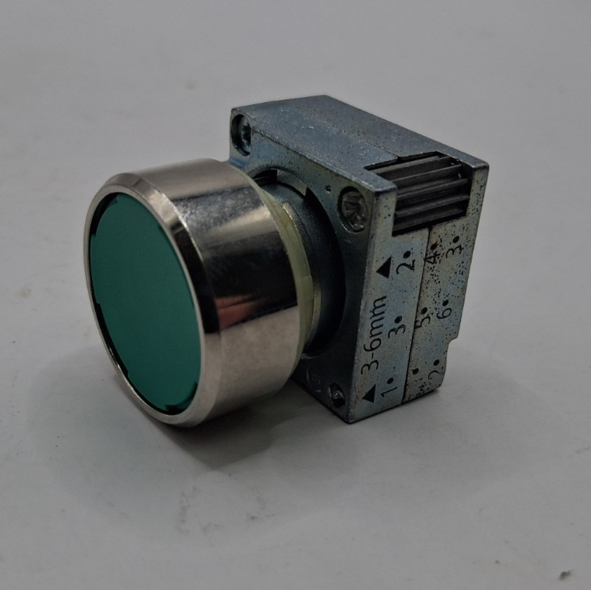 Siemens 3SB3 500-0AA41 Green Push Button Box of 3