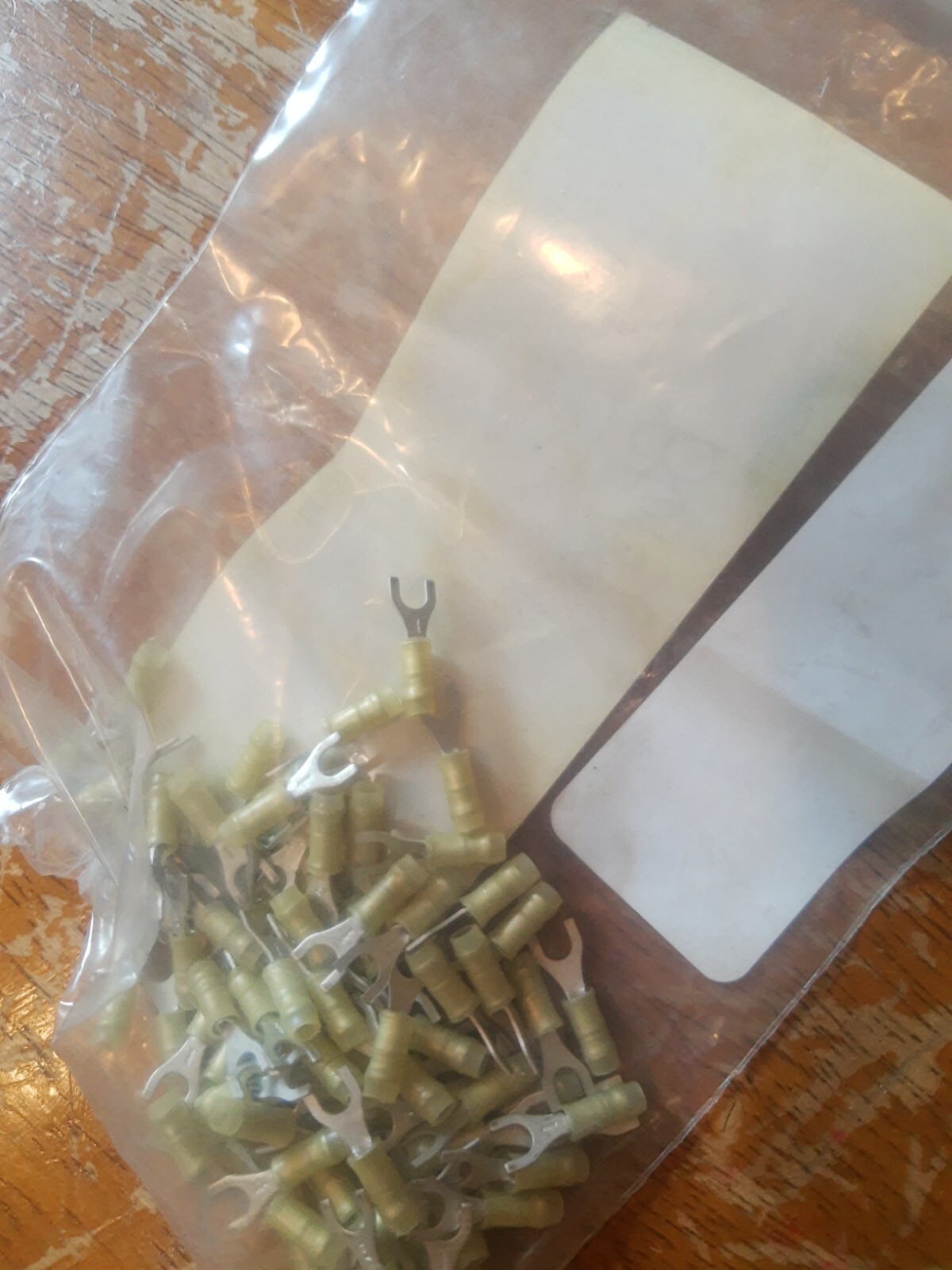 NEW LOT o 90 Yellow 4 Stud Spade Terminal Connector Crimp 22-26 AWG # AMP 321035
