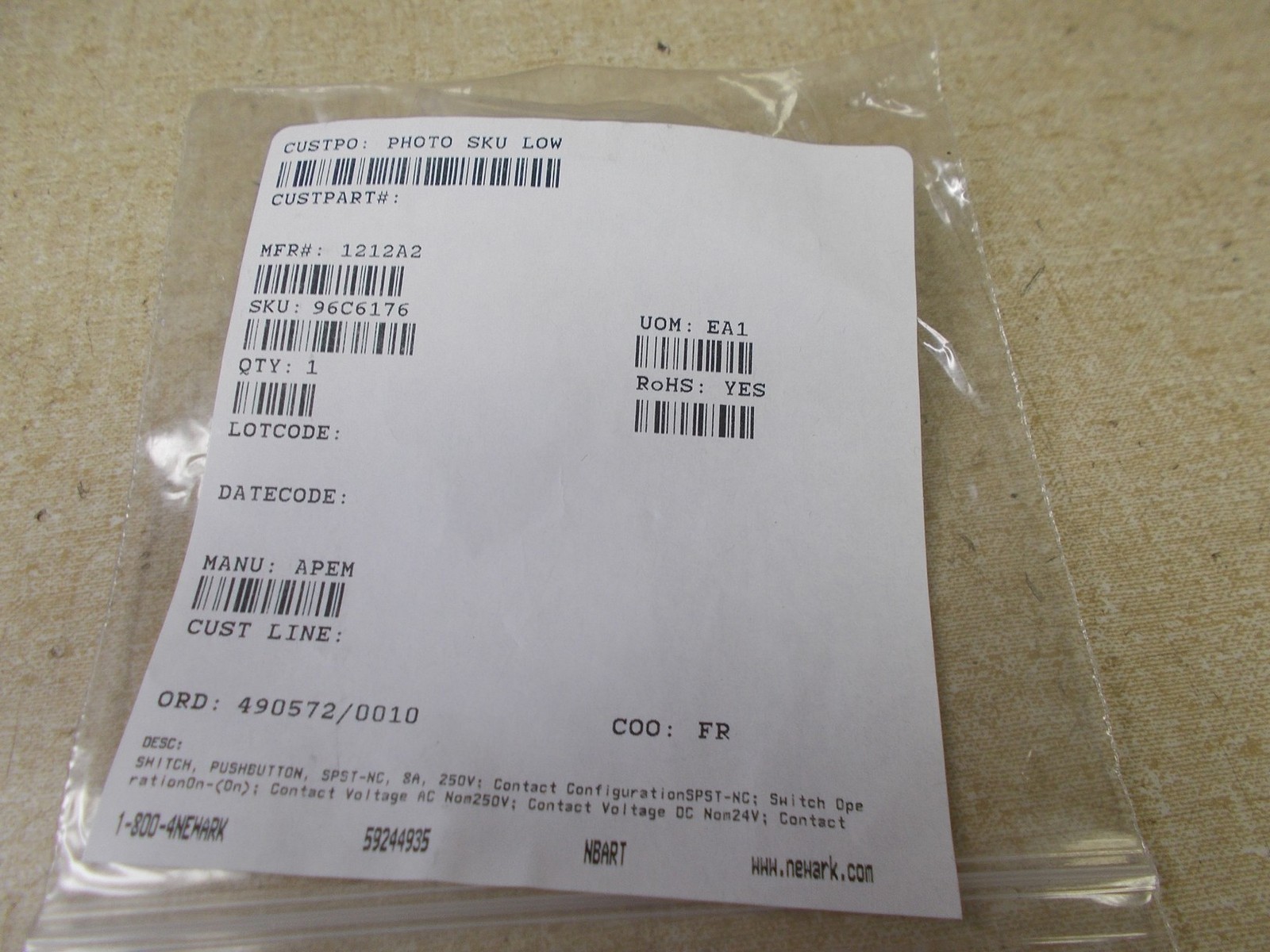 NEW MIcrochip MIcrocontroller PIC16F1933-I/SO *FREE SHIPPING*