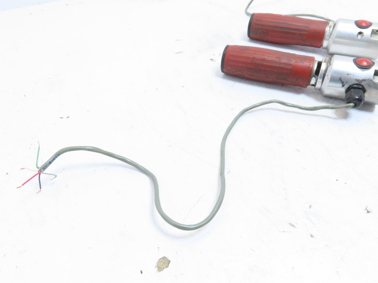 Chicago Pneumatic 2-Hand Safety Thumb Switch Left/Right Set 1-N.O. Contact