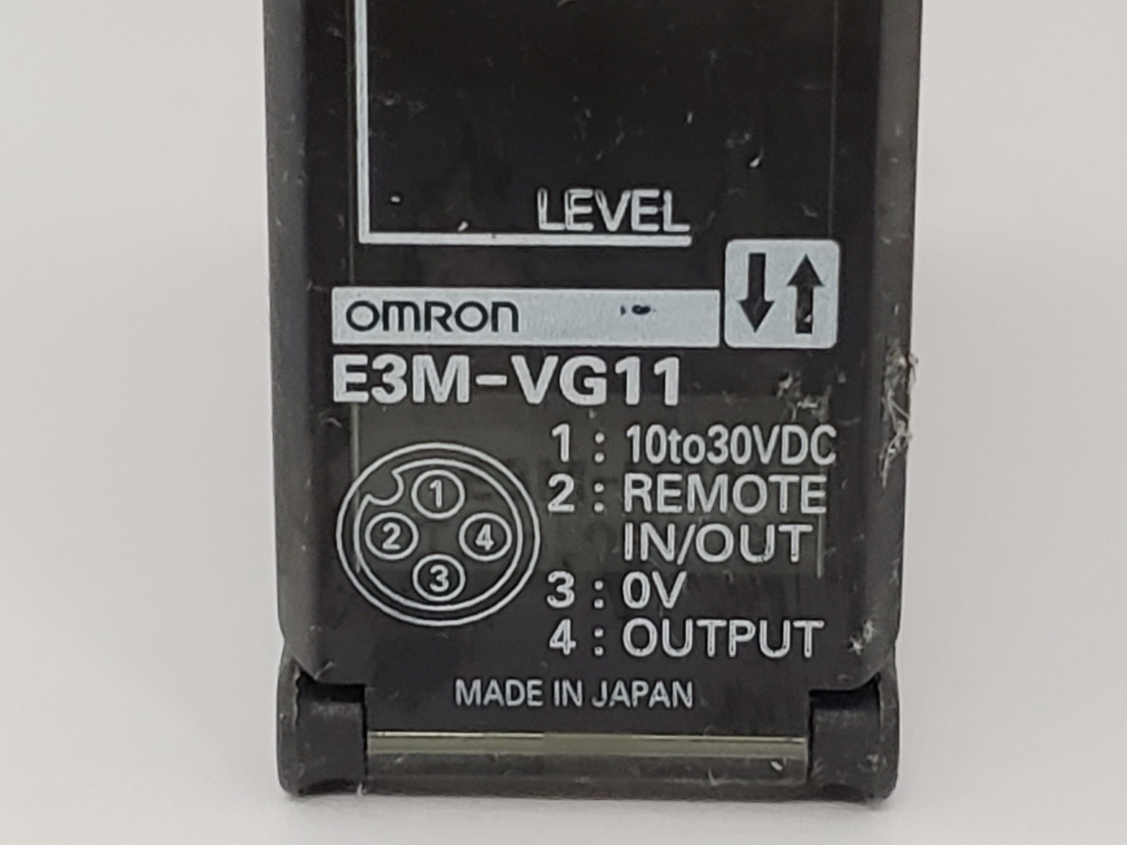 OMRON E3M-VG11 PHOTOELECTRIC SENSOR COLOR MARK DETECTION NPN 10-30 VDC NNB