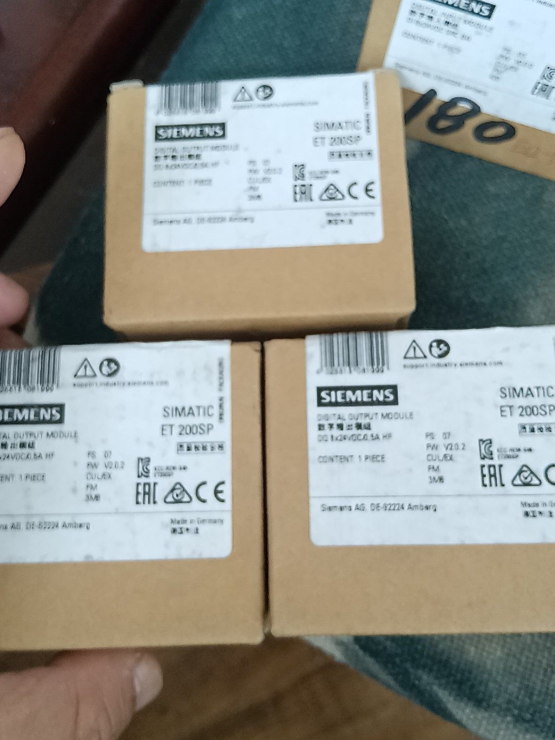 one Siemens 6ES7 132-6BF00-0CA0 NEW Accept counteroffer