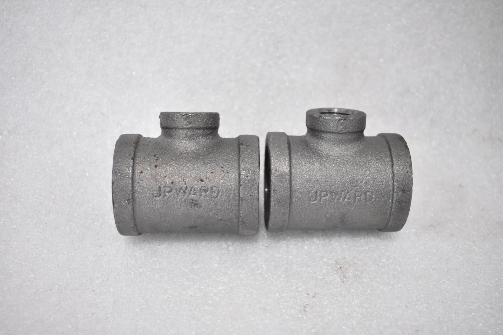WARD MANUFACTURING T-PIPE COUPLING IRON 1-1/4″x1-1/4″x5/8″ (LOT OF 2)