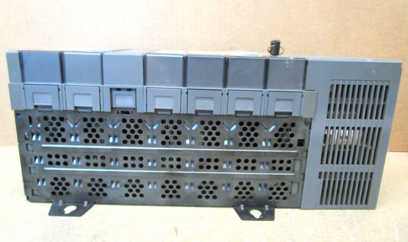 Allen-Bradley SLC500 5/04 1746-P2 1747-L541 1746-NI16V 47689HM