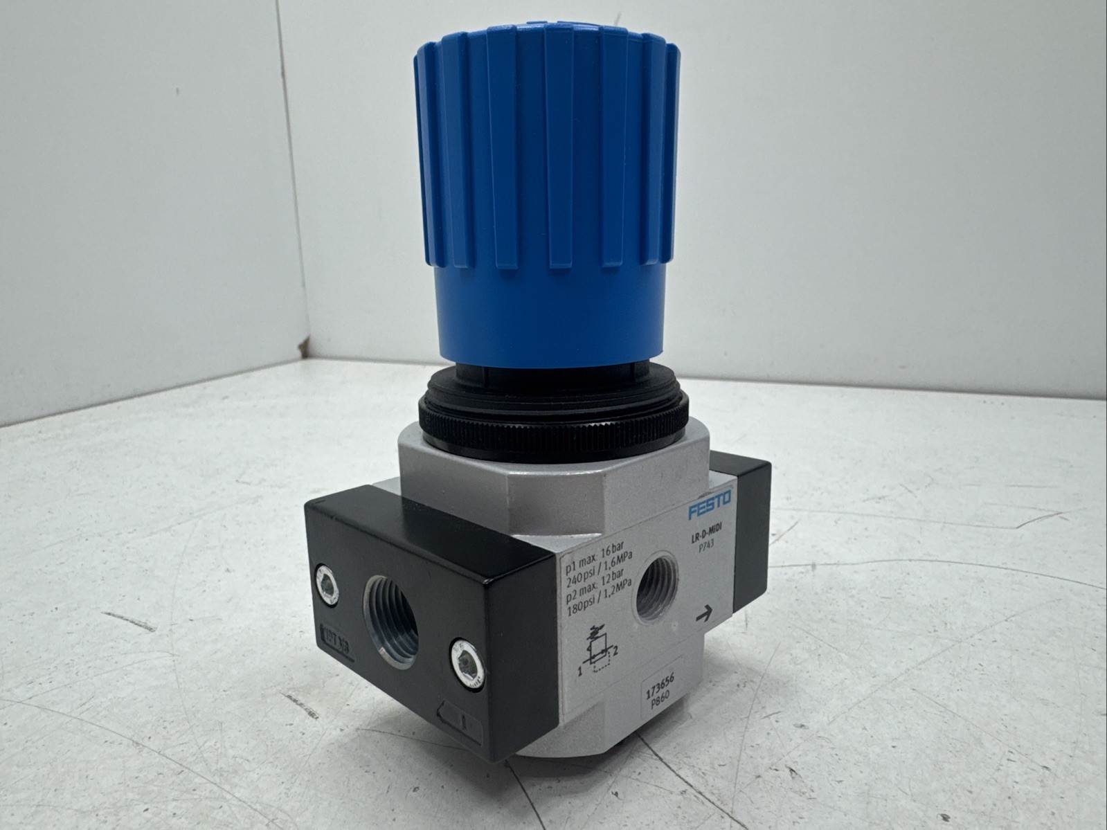 Festo LR-D-MIDI P743 / LR-3/8-D-MIDI-NPT / 173656 Pressure Regulator with Gauge