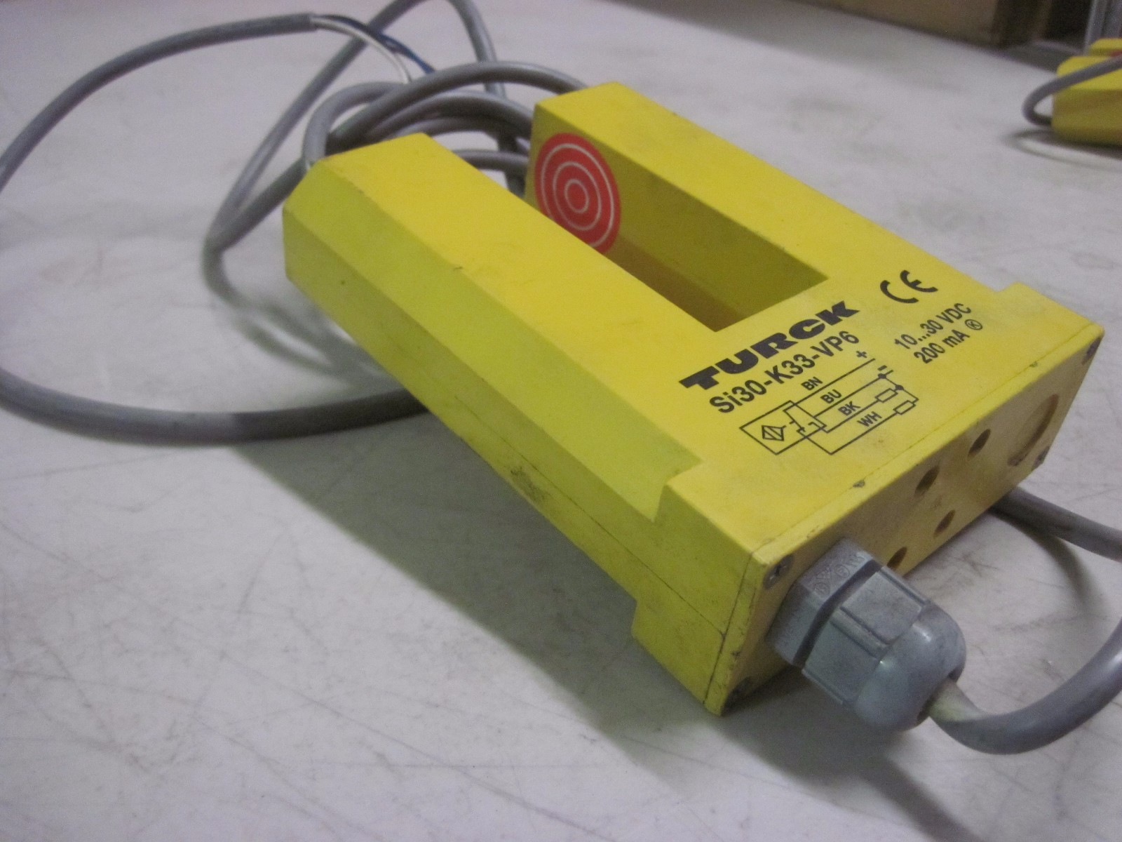 100% WARRANTY Turck Si30-K33-VP6 Slot Sensor