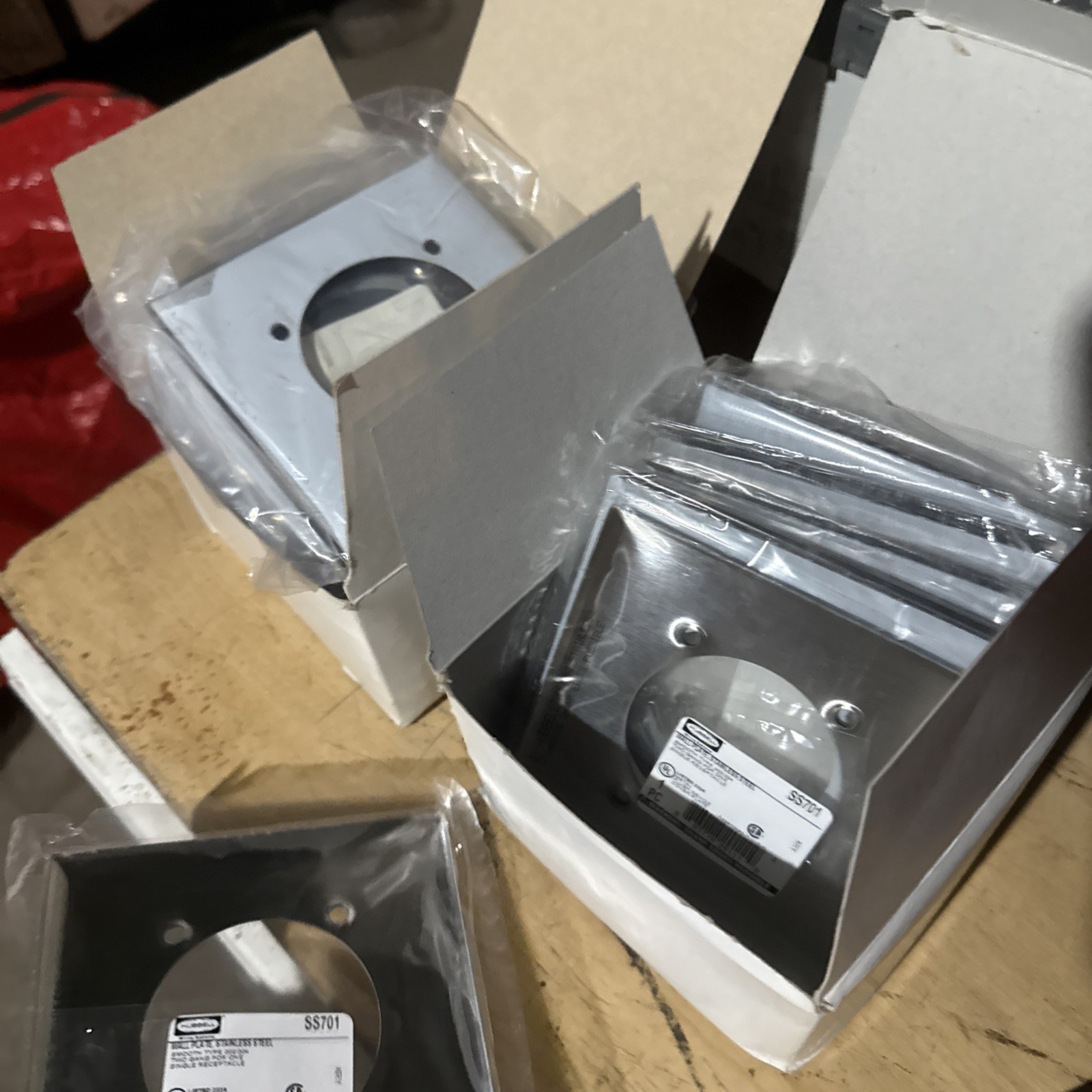 HUBBELL WIRING DEVICE-KELLEMS SS701 Stainless Steel Wallplate (Lot of 25)