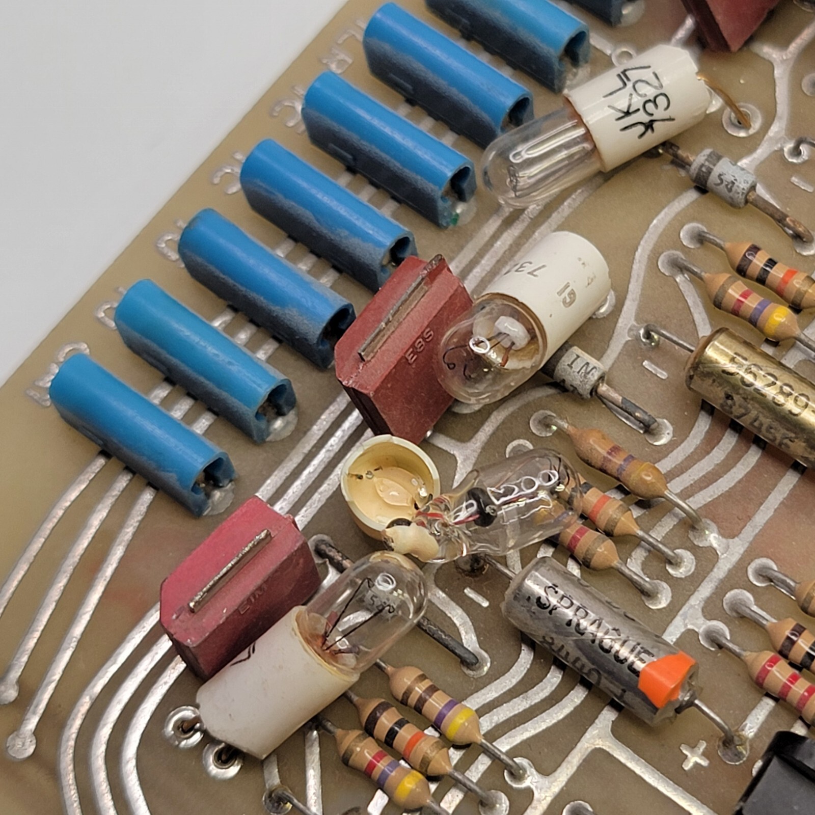 AS-IS BAD BULBS – DOVER ELEVATOR 105251 TOP & BOTTOM BOT. CIRCUIT BOARD