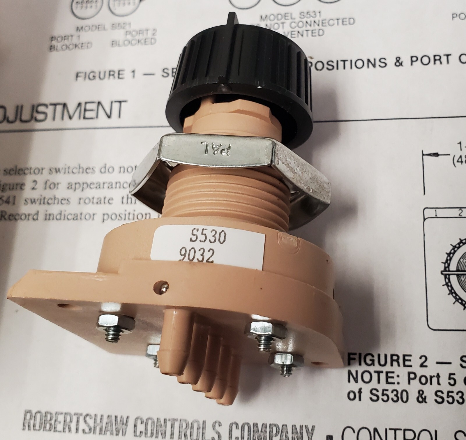 SCHNEIDER ELECTRIC pneumatic Switch Selector Relay S530 2392-504 ROBERTSHAW