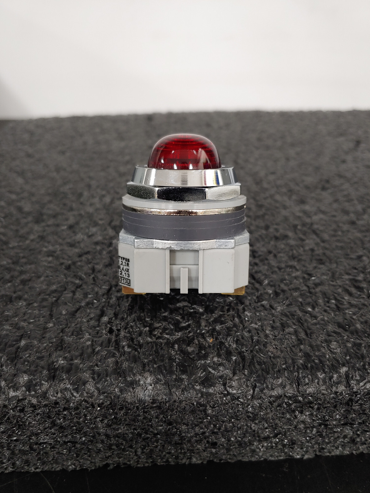 IDEC APD199DN-R-240V 30mm Pilot Light Red