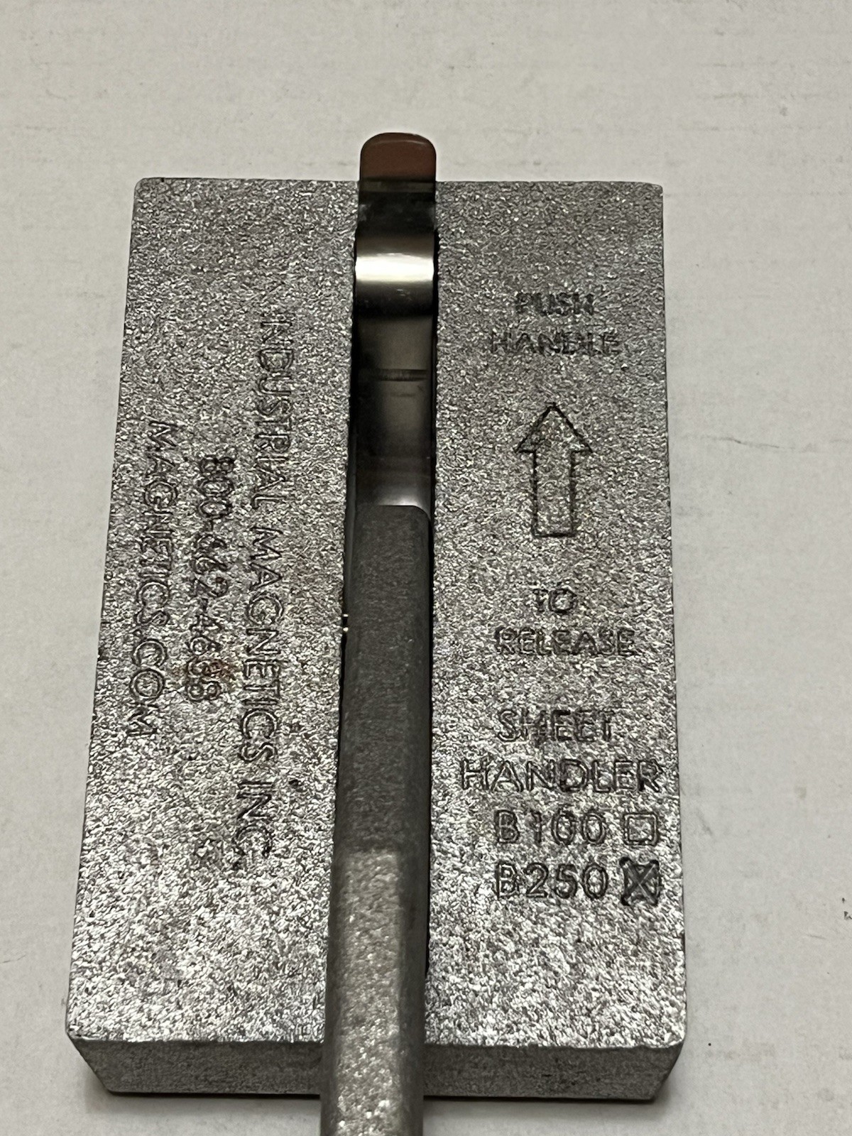 Lightly Used Mag-Mate B250 Lifting Magnet 125 Lb Flat Steel Cap