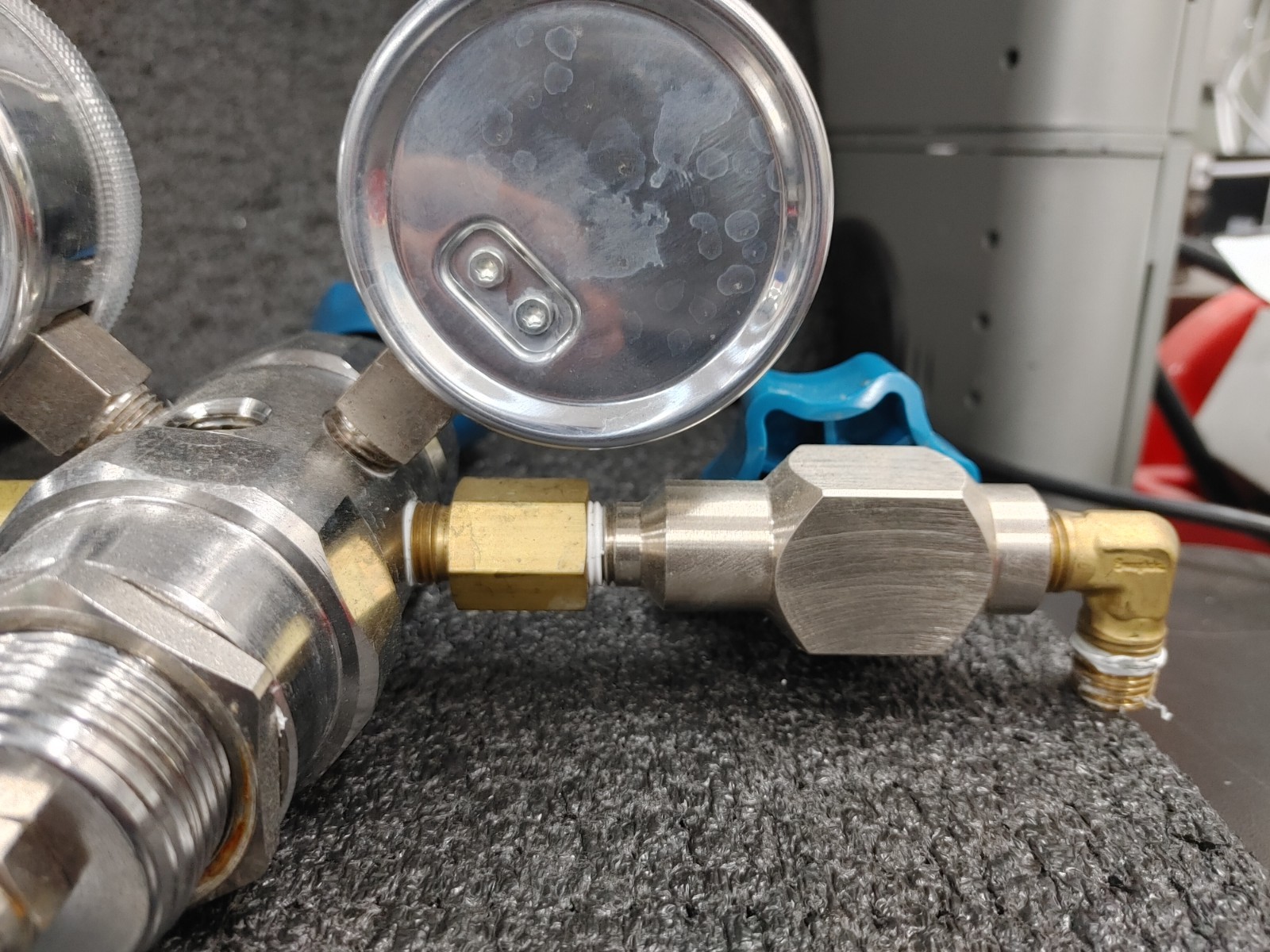 MATHESON High Purity Regulator with MATHESON Valve X2 and Pressure Gauges