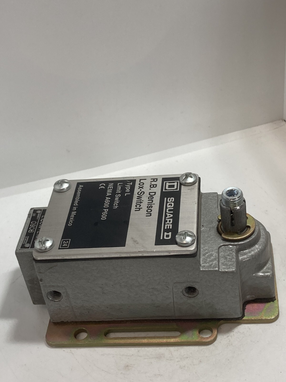 SQUARE D L100WTL1M13 LIMIT SWITCH LOX-SWITCH TYPE L NEMA A600 P600 NNB