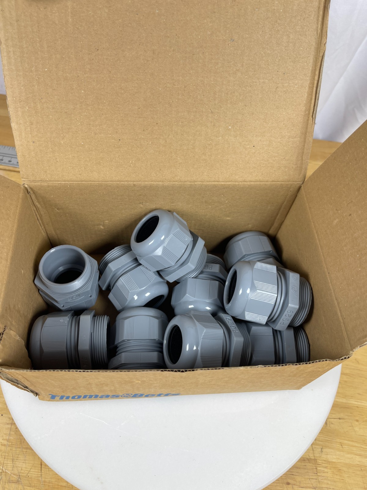 Thomas & Betts CC-PG29-G Cable Gland 29 PG Strain Relief Lot of 10