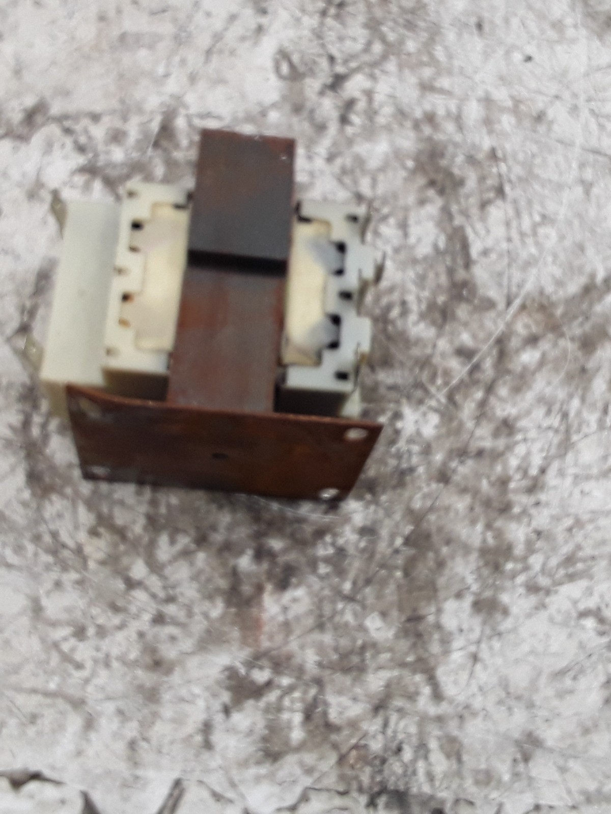 Basler BE28472001 A06A Sec. 24V 50VA p/N x127-62-1