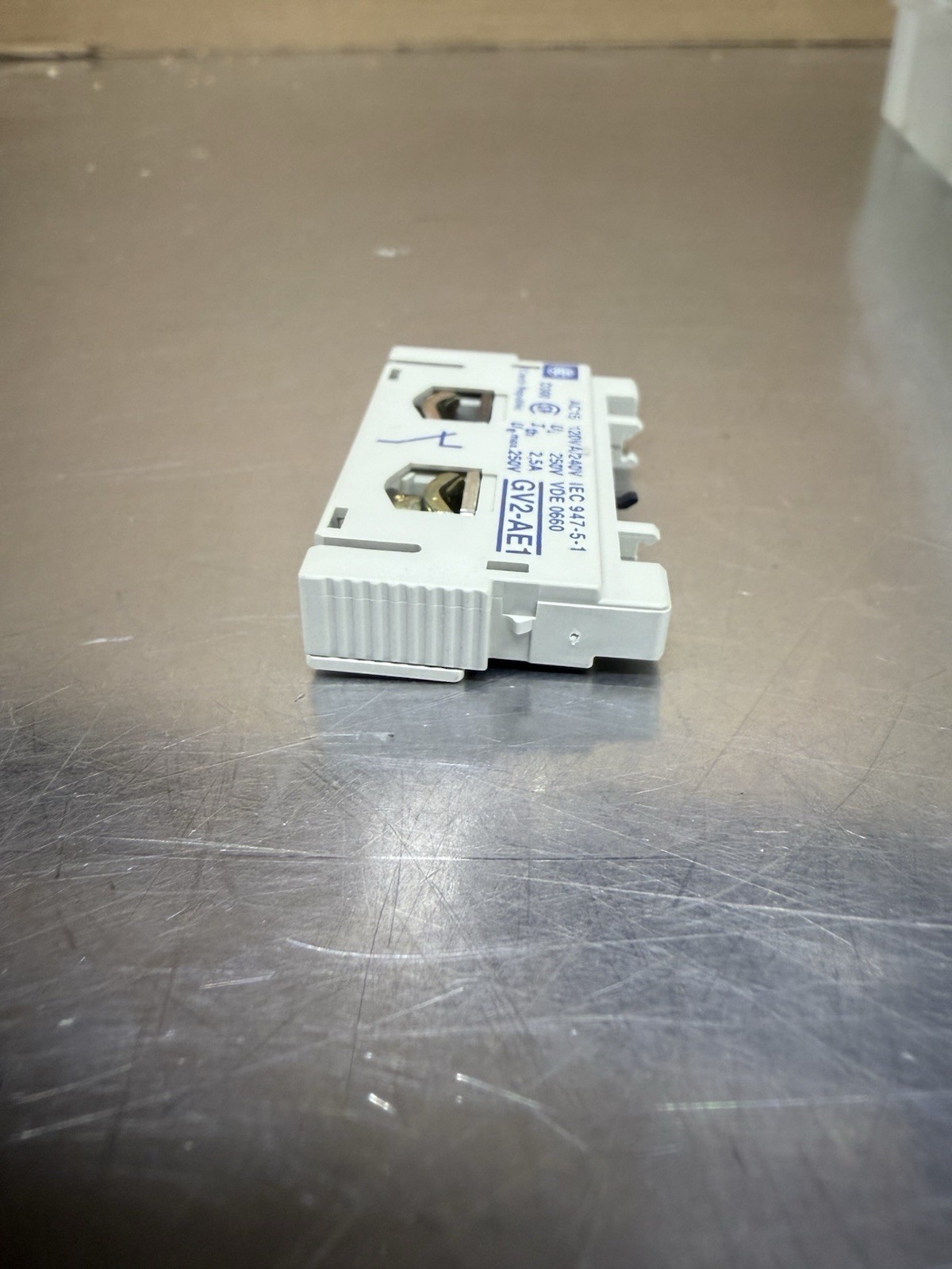 Telemecanique Schneider GV2-AE1 Auxiliary Contact Block New