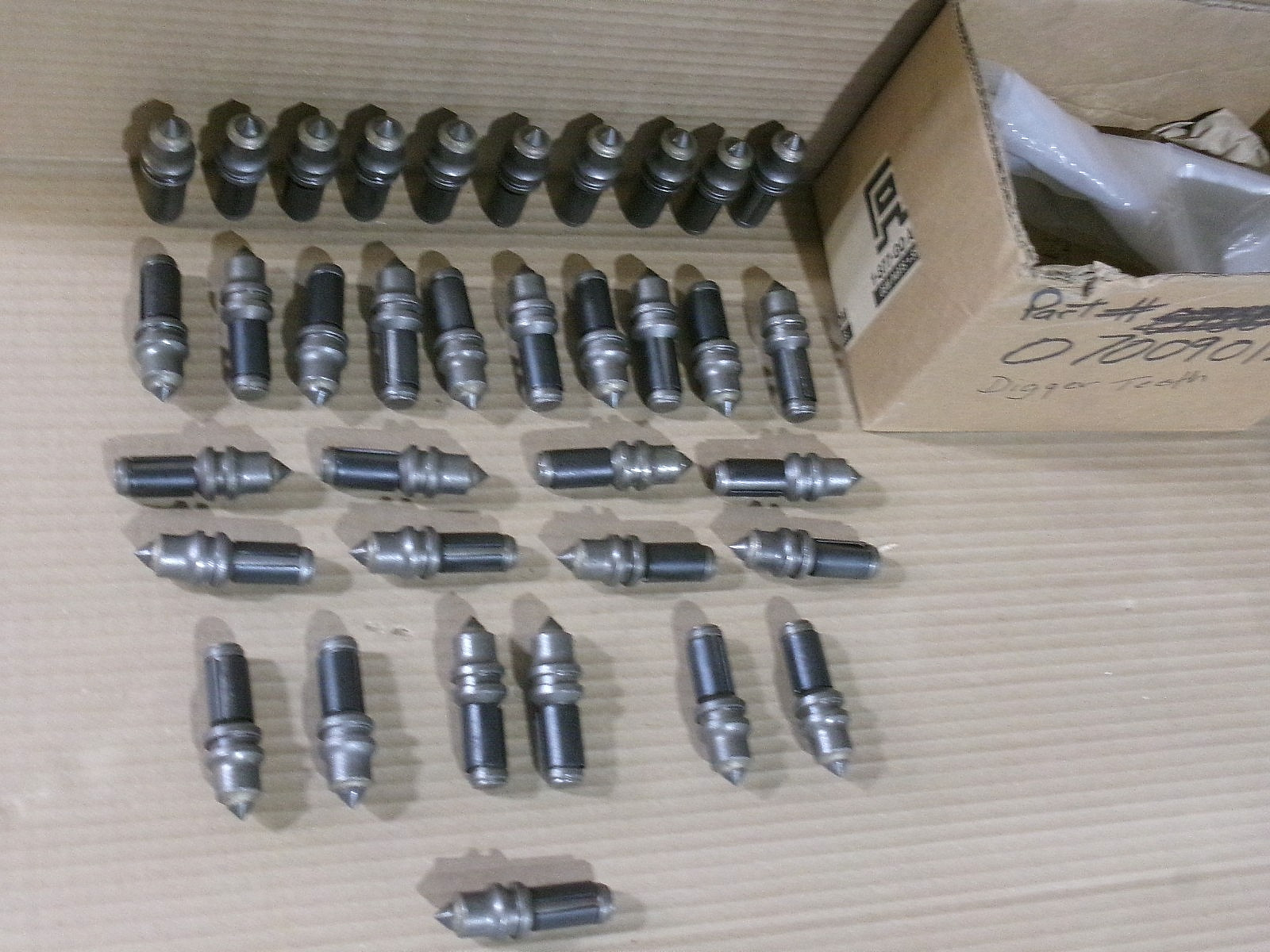 New Lot of 35 Ditch Witch T23T Trencher Auger Teeth Bit AK