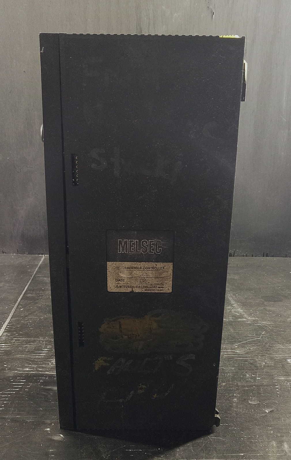 1 USED MITSUBISHI AD72 MELSEC PROGRAMMABLE CONTROLLER NNB ***MAKE OFFER***