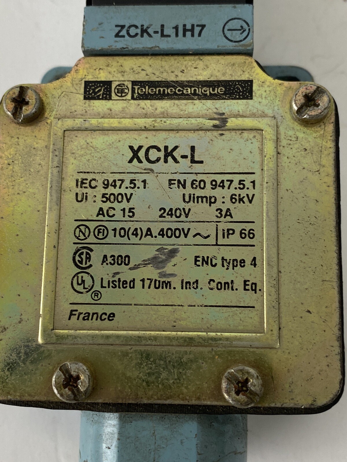 TELEMECANIQUE XCK-L LIMIT SWITCH W/ ZCK-L1 BODY W/ ZCK-D15 OPERATOR HEAD