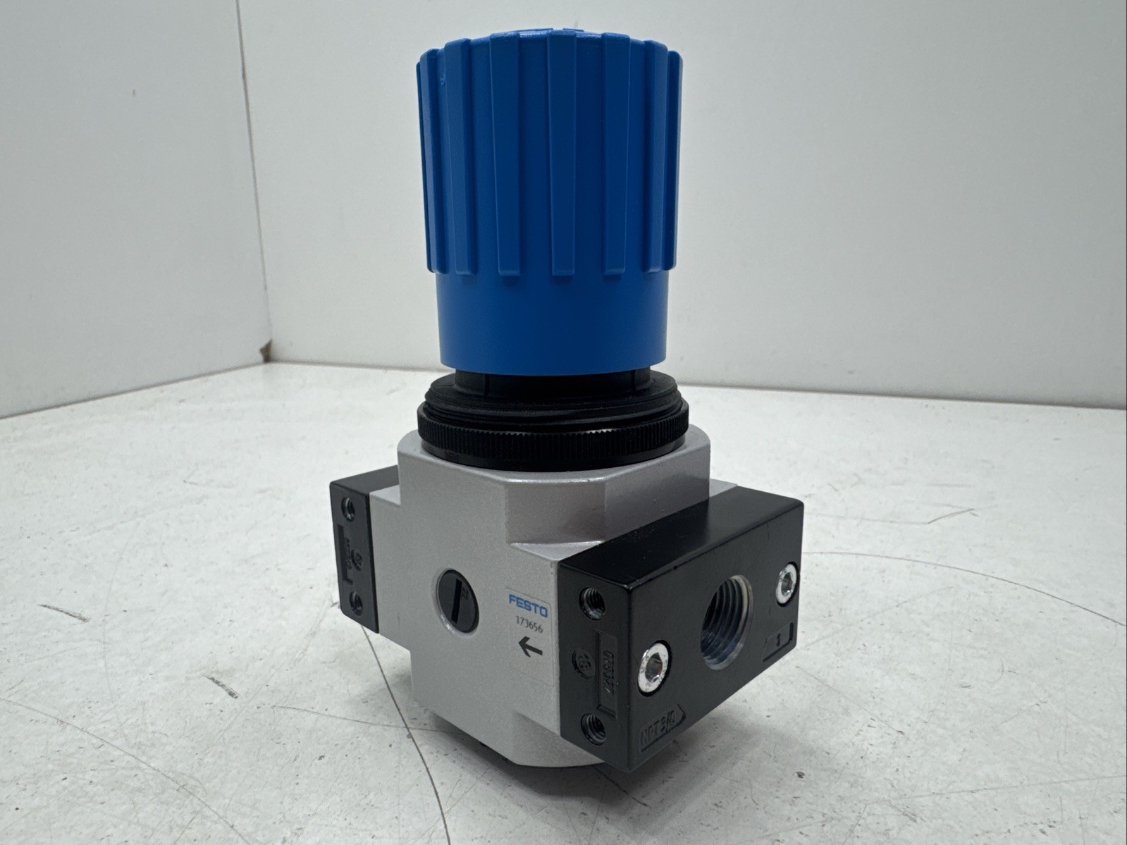 Festo LR-D-MIDI P743 / LR-3/8-D-MIDI-NPT / 173656 Pressure Regulator with Gauge